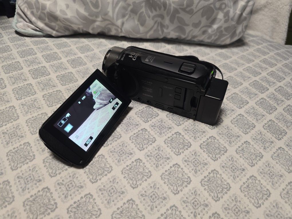 Canon Vixia HF R50 8GB Memory HD