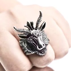 1 Piece Goat Monster Star Ring Unique Vintage Sheep Head Design Open Ring for Men - Trendy Statement Jewelry Gothic Alternative punk emo  - RARE 