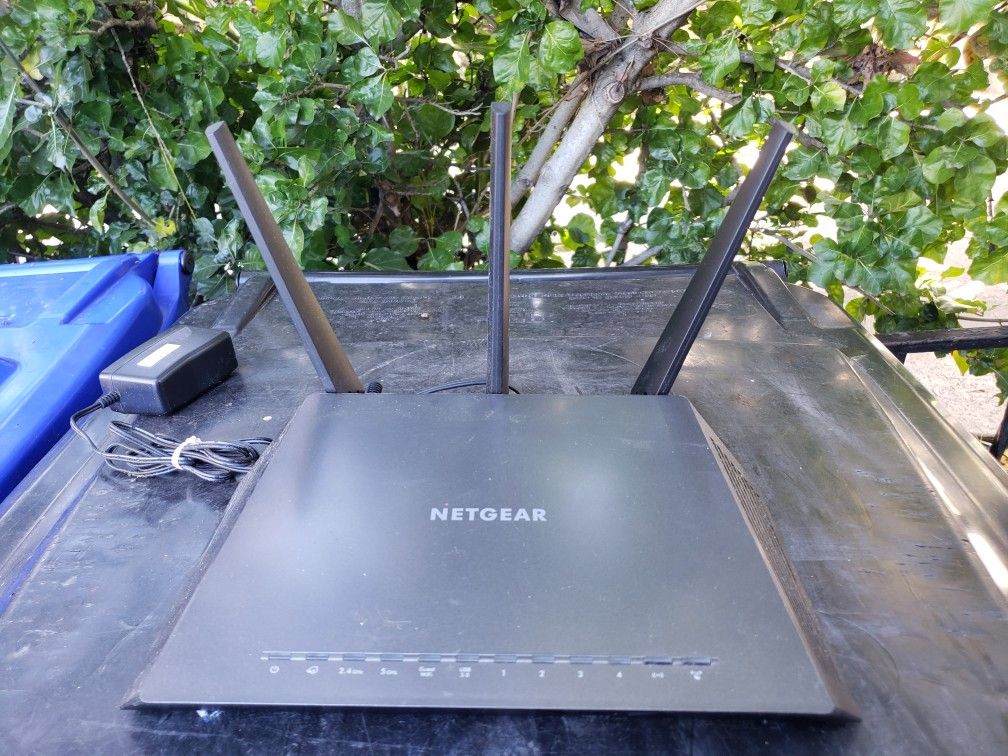 Netgear Nighthawk R6700 AC1750 WIFI Router