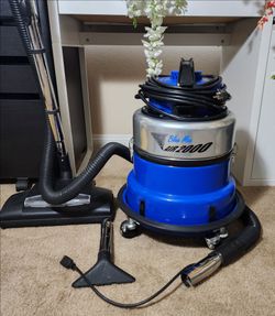 Blue Max Air 2000 canister vacuum