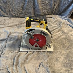 DEWALT 20V MAX XR Cordless Brushless 7-1/4 in. Circular Saw (Tool Only)