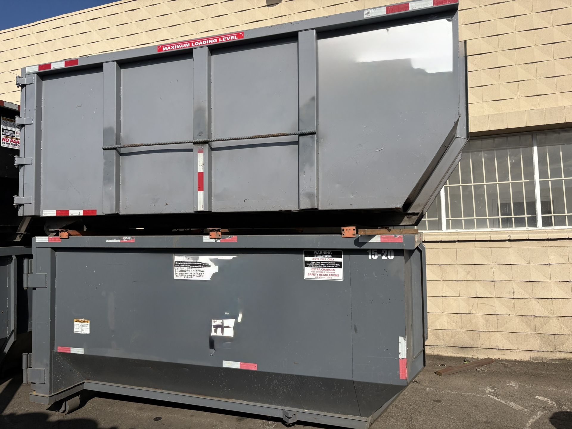 Trash Bin/ Waste Dumpster 