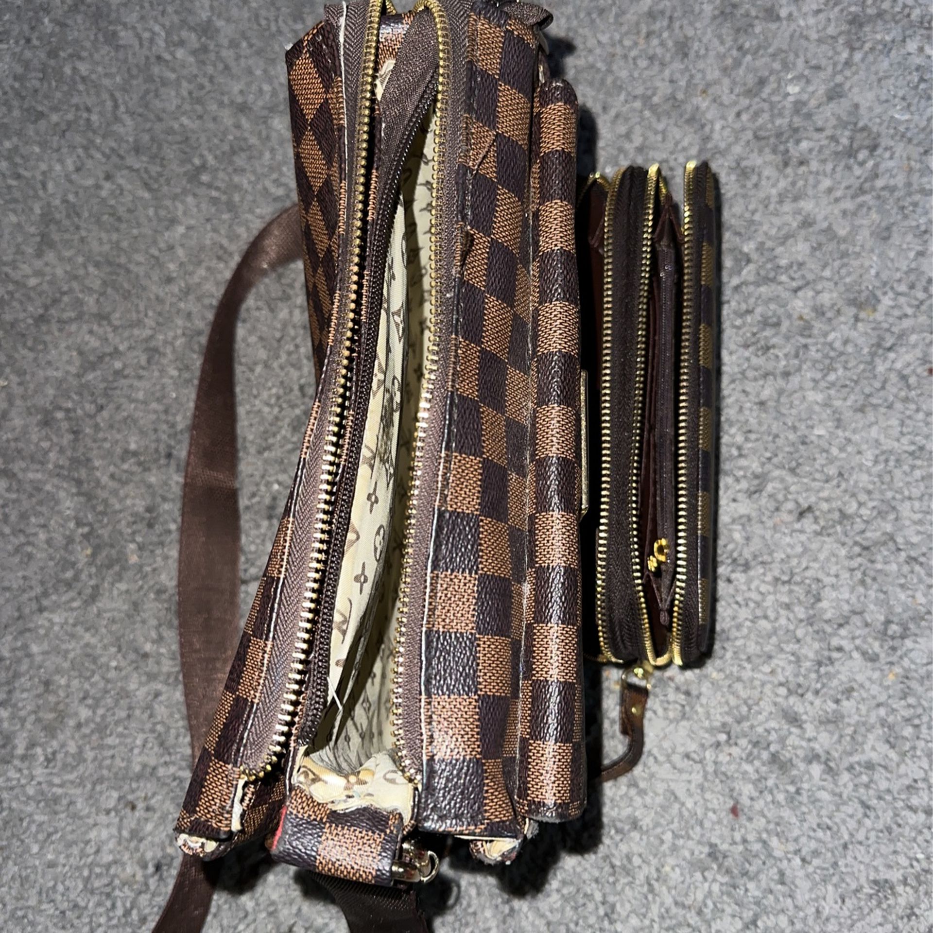 Louis Vuitton Shoulder Bag And Two Matching Wallet for Sale in Palmdale, CA  - OfferUp