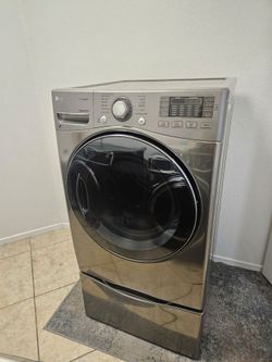 LG TrueSteam Sensor Dry Gas Dryer.