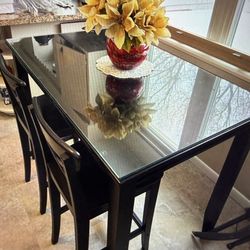 Classy black High top and chairs