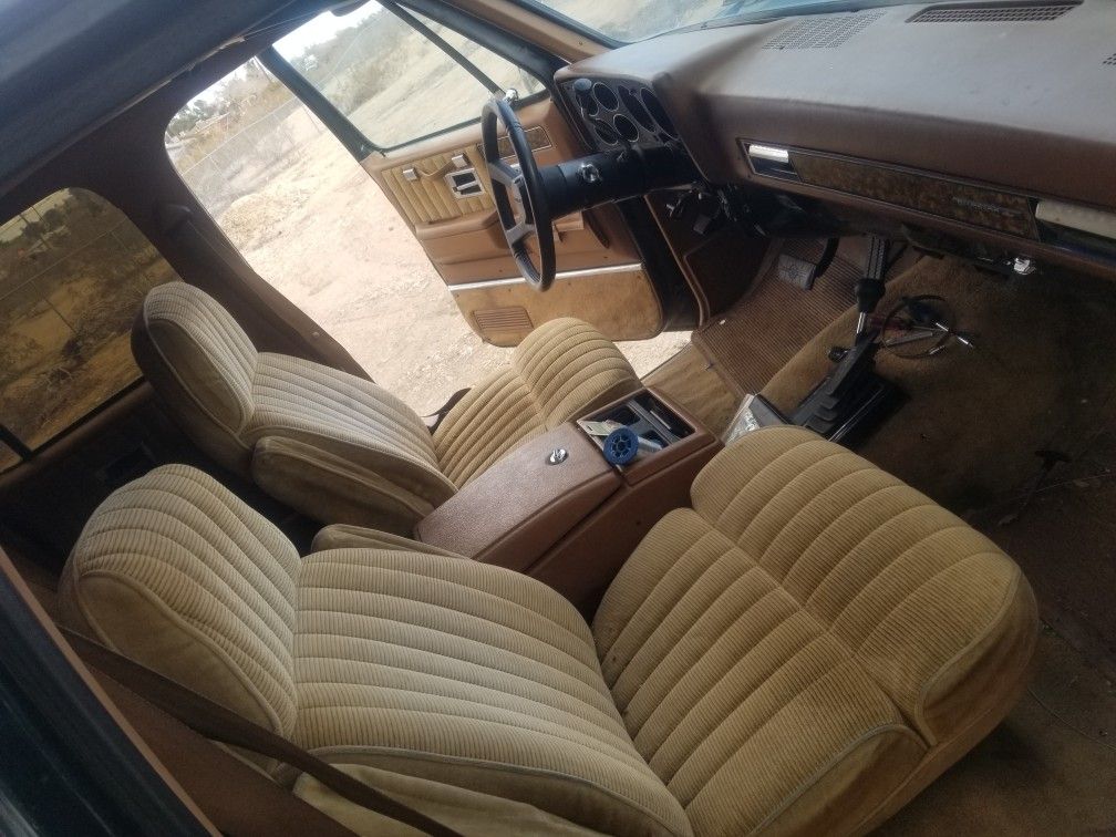 Square body suburban interior 1973-1991 for Sale in Hesperia, CA - OfferUp