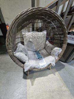 BRAND NEW OUTDOOR WICKER EGG CHAIR