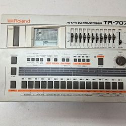 Roland TR-707 Vintage Drum Machine 