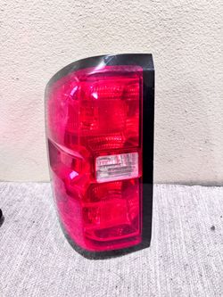 2014 to 2018 CHEVY SILVERADO TAIL LIGHT