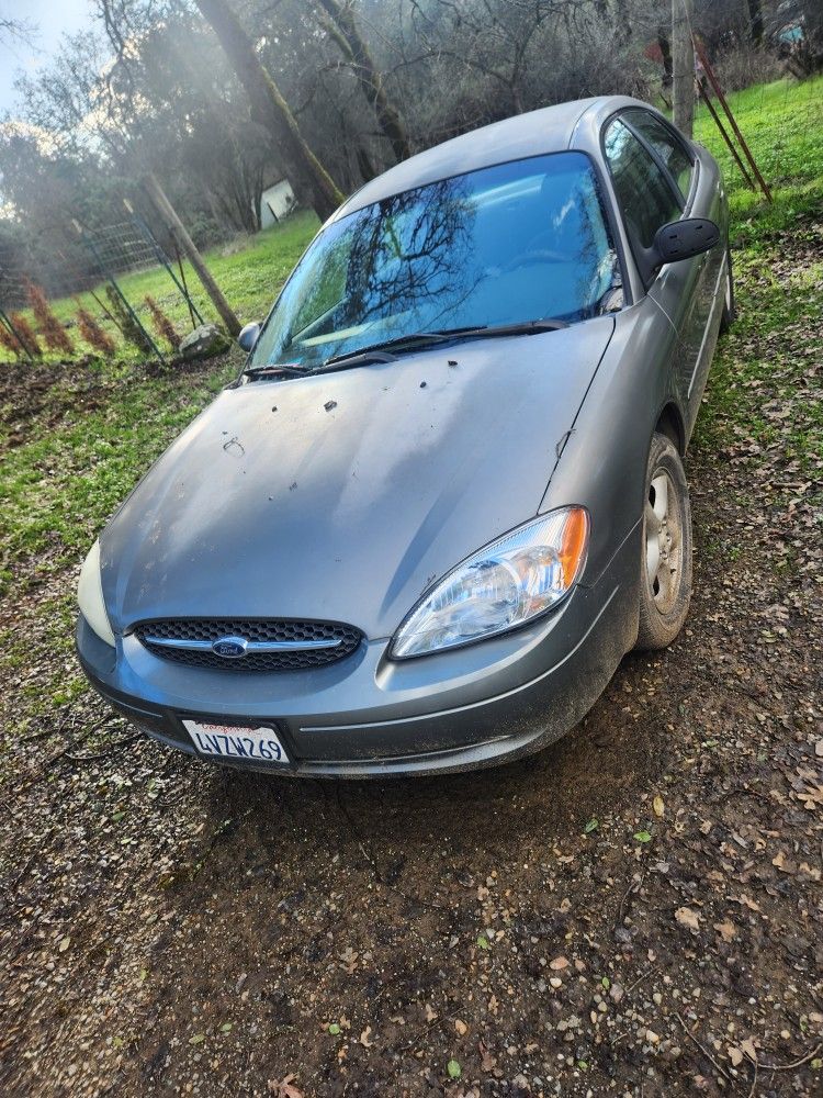 2002 Ford Taurus