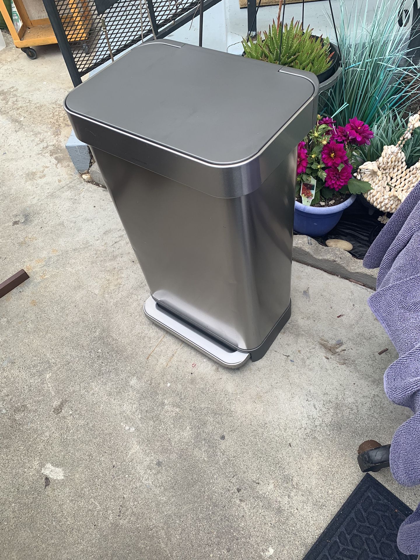 SimpleHuman Silver 45L Step Trash Can With (20) Bags. Retails $139+ Bags $13.99
