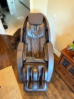 Infinity Palisade 4D Massage Chair – Like New