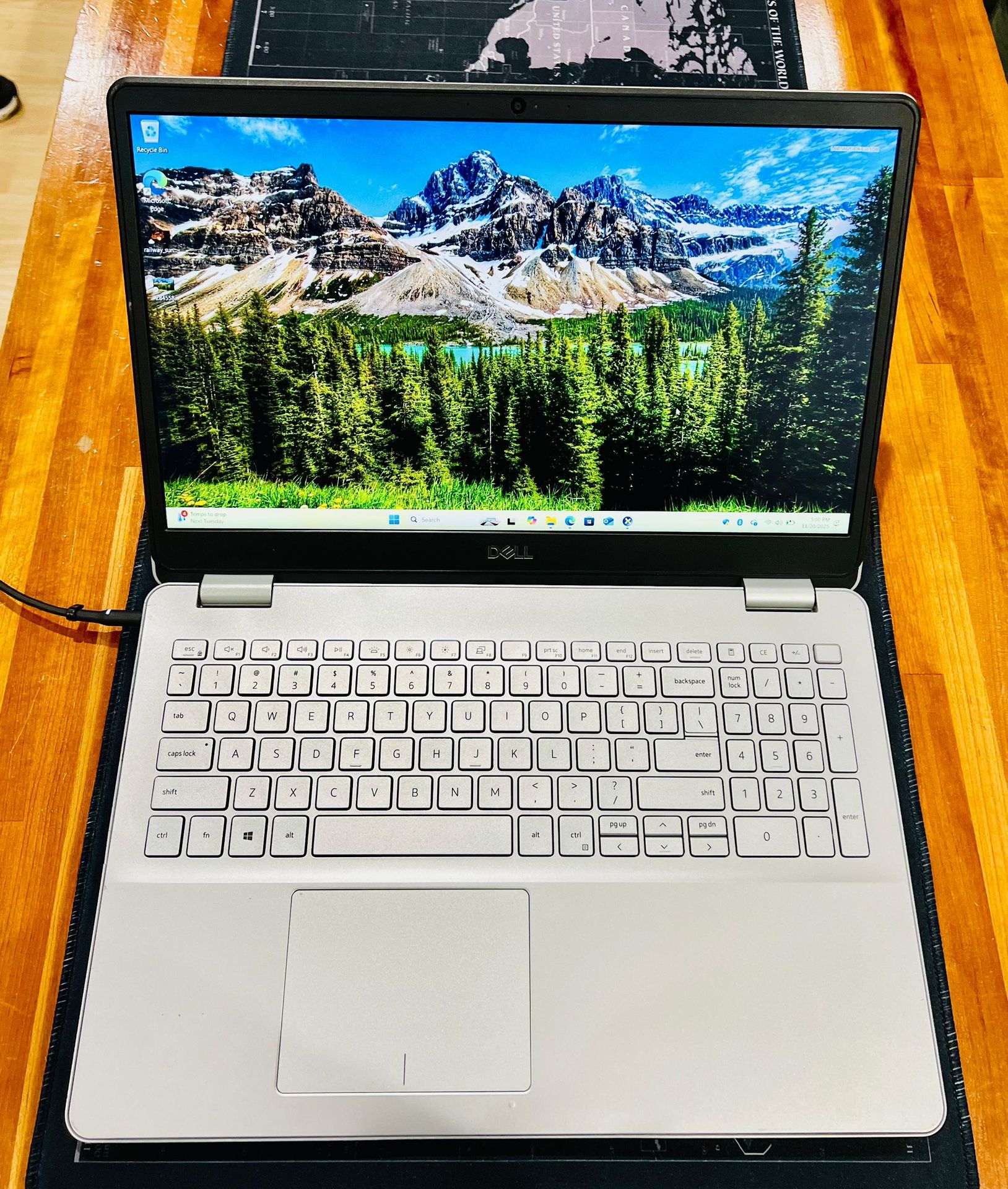 Dell Inspiron 5584 TouchScreen Core i3-8145U 2.30Ghz 8GB 250GB SSD Windows 11