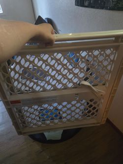 Pressure baby gate plastic with mounts
