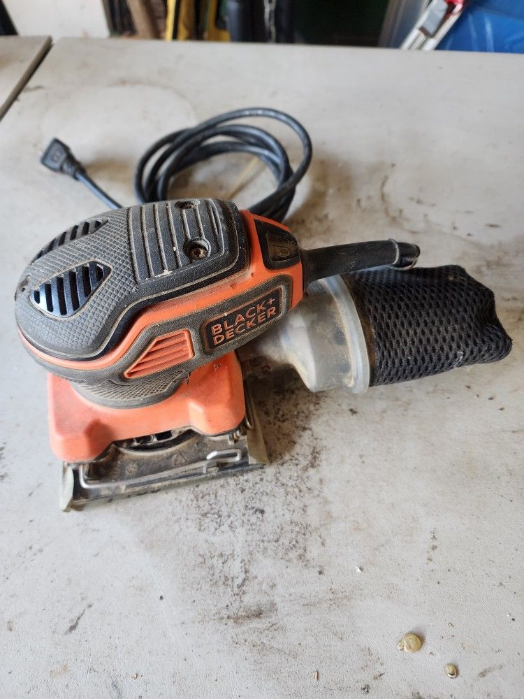 Black Decker 1/4 Sheet Sander
