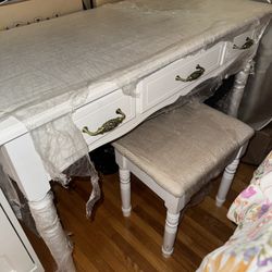 White Vanity With Chair 