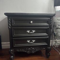 Single small black dresser 