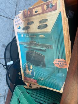 Vintage Susie homemaker oven toy