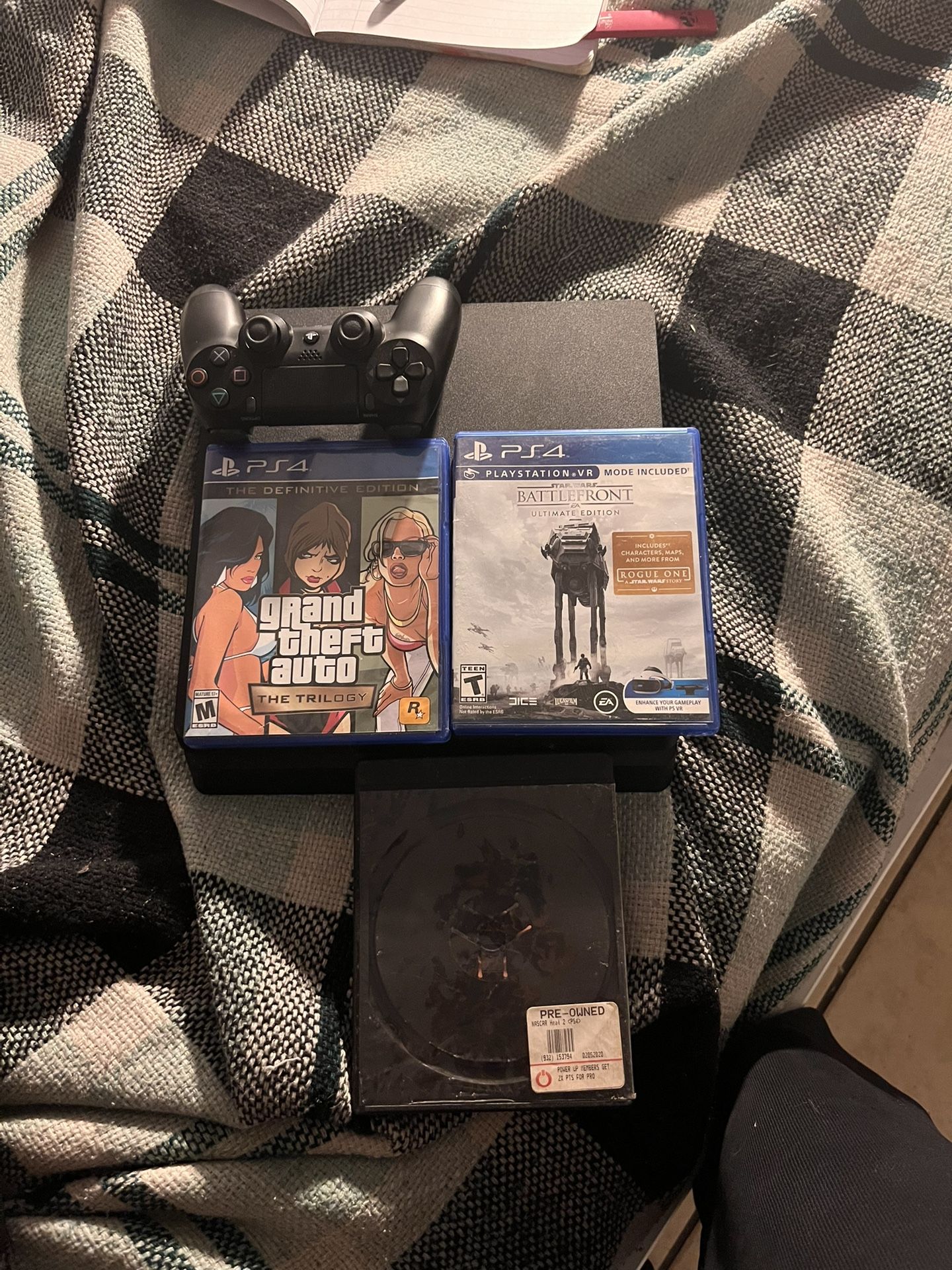 PS4 1 Tb Games & Controller