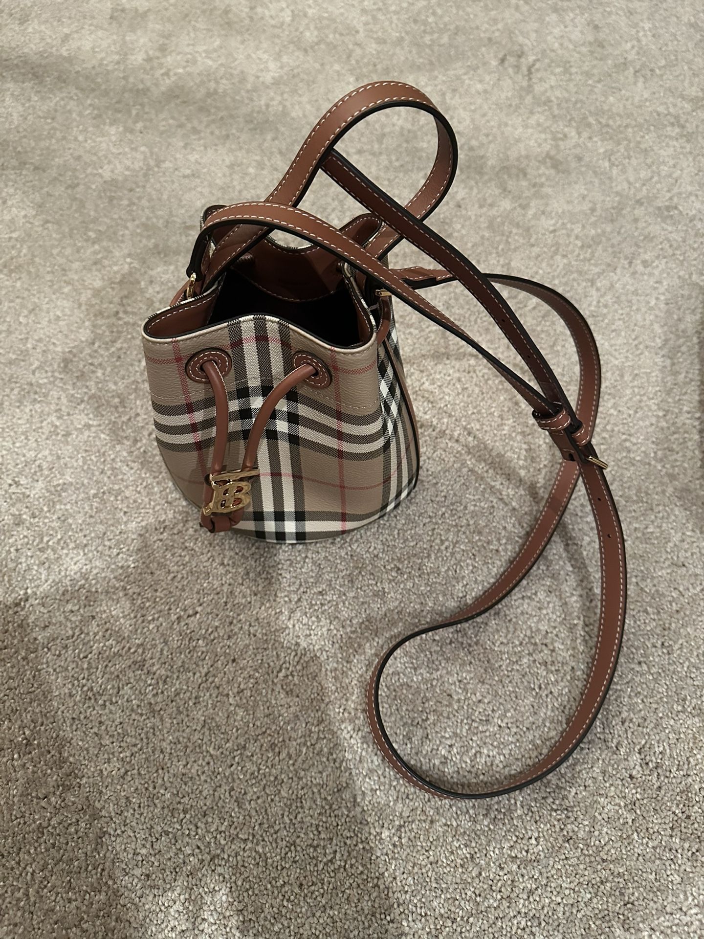 New Without Tags BURBERRY mini check Bucket Bag