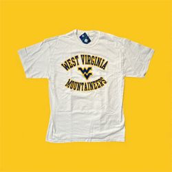 West Virginia Mountaineers T-Shirt – Size Large