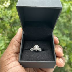 1 CT. T.W.  Oval Diamond Frame Bridal Set in 14K White Gold