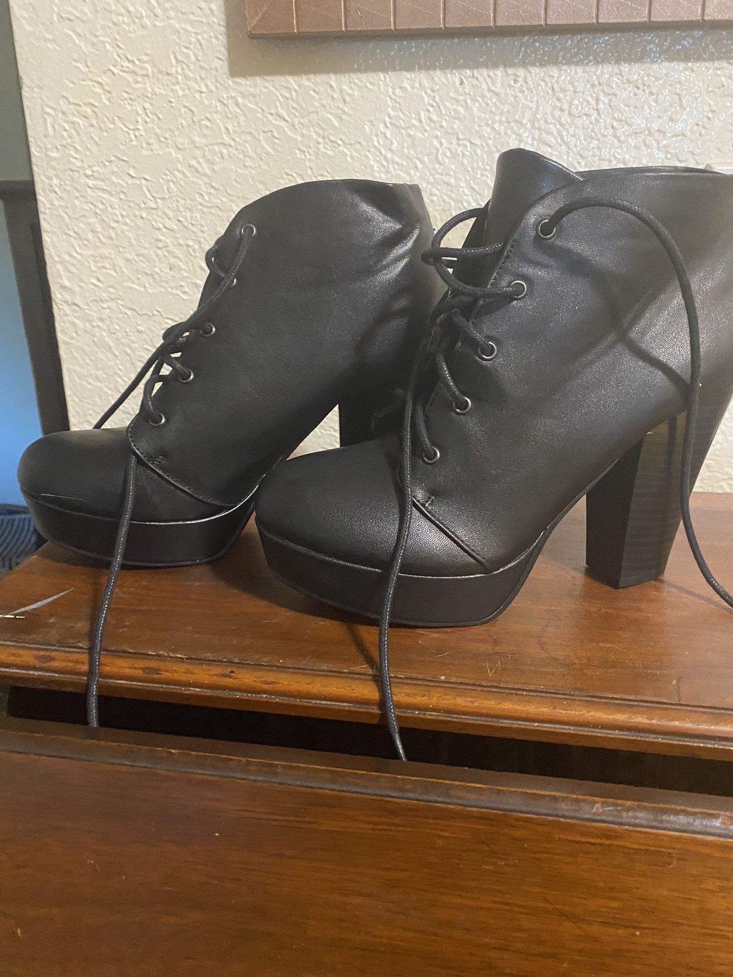 BLACK BOOTIES. SIZE 7