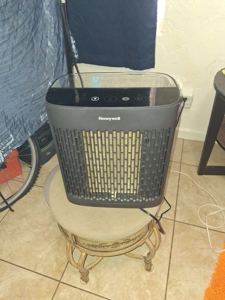 Honeywell Insight series HEPA home air purifier HPA5300B