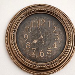 Vintage-Style Wall Clock – Antique Bronze Finish (22” Diameter)