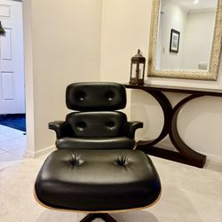 Leather Lounge Chair