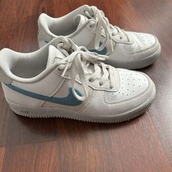 Nike Boys Youth Air Force 1 Shoes  Size 5