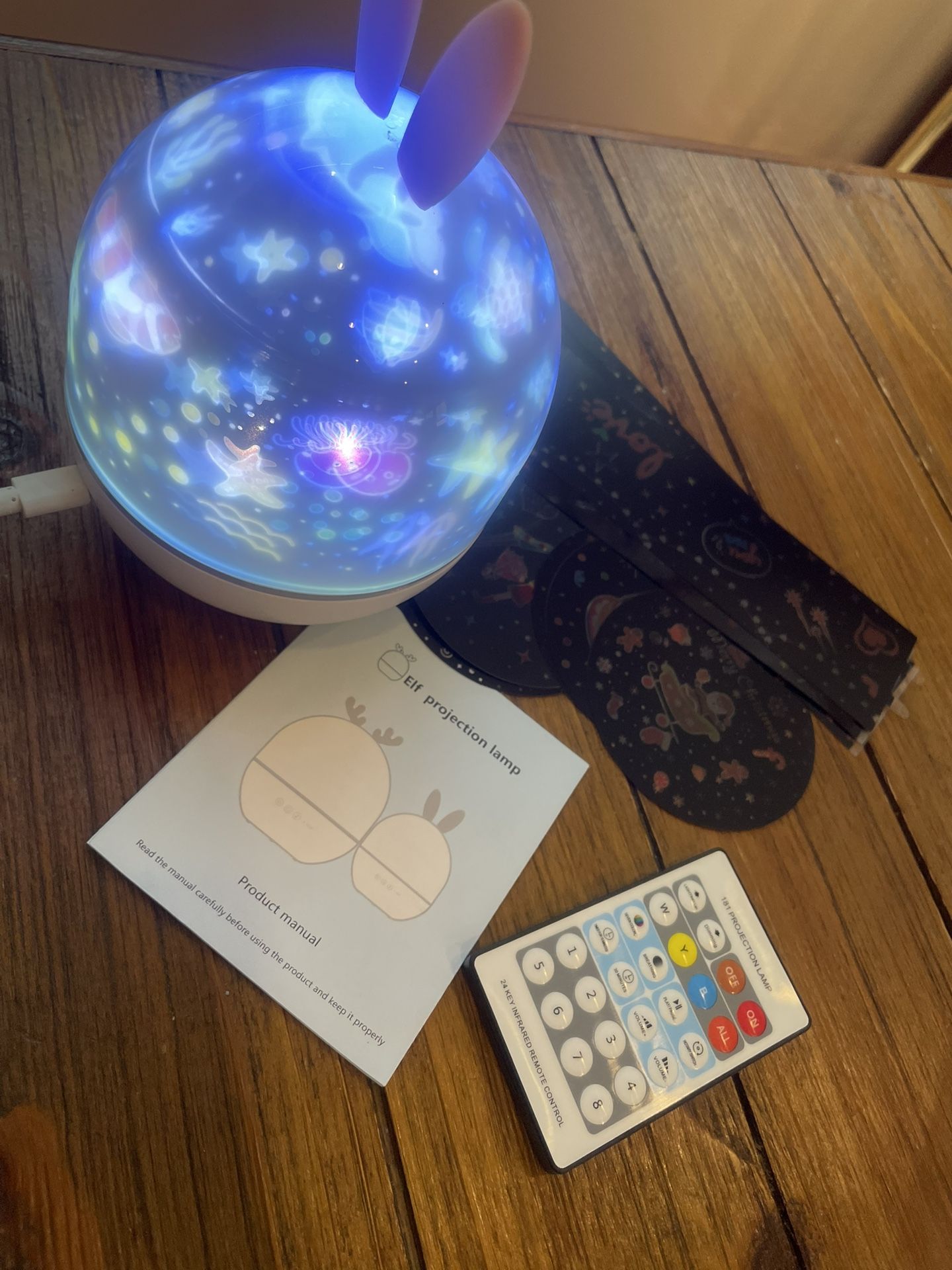 🌙 Rotating Projector Night Light – with Multiple Theme Films