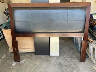 Complete Queen Bed + Box Spring