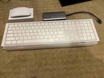 Apple Magic Keyboard + Magic Mouse + USB-C Hub (Like New)