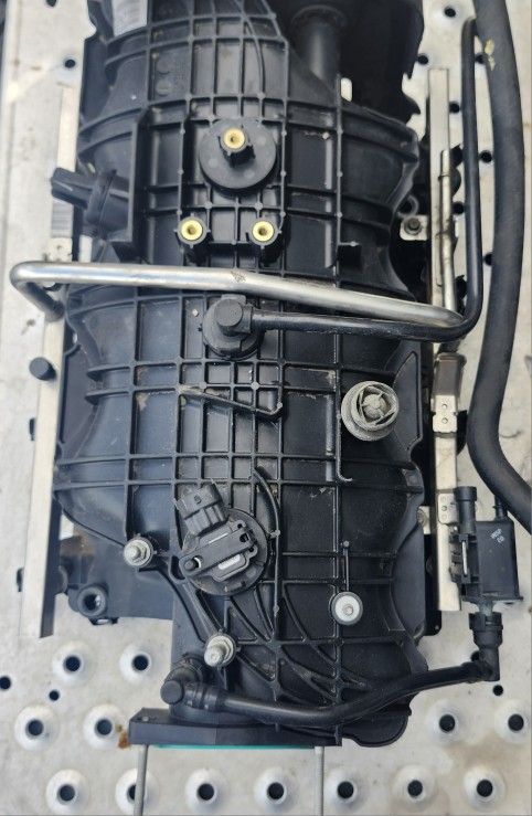 5.3 6.0 6.2 Chevy Gm Intake Manifold With Injectors 