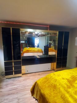 Queen size side shelves ￼