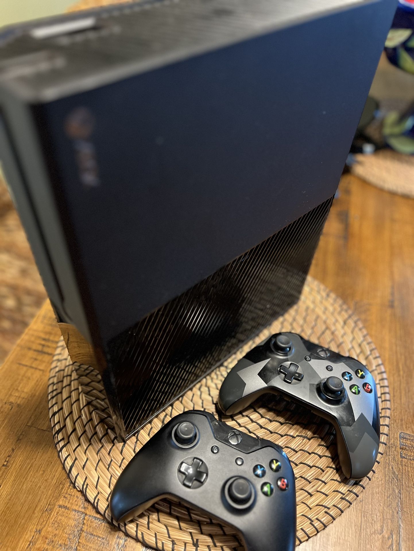 Microsoft Xbox One 1 TB, Special Edition Matte Black (*2 controllers included*)
