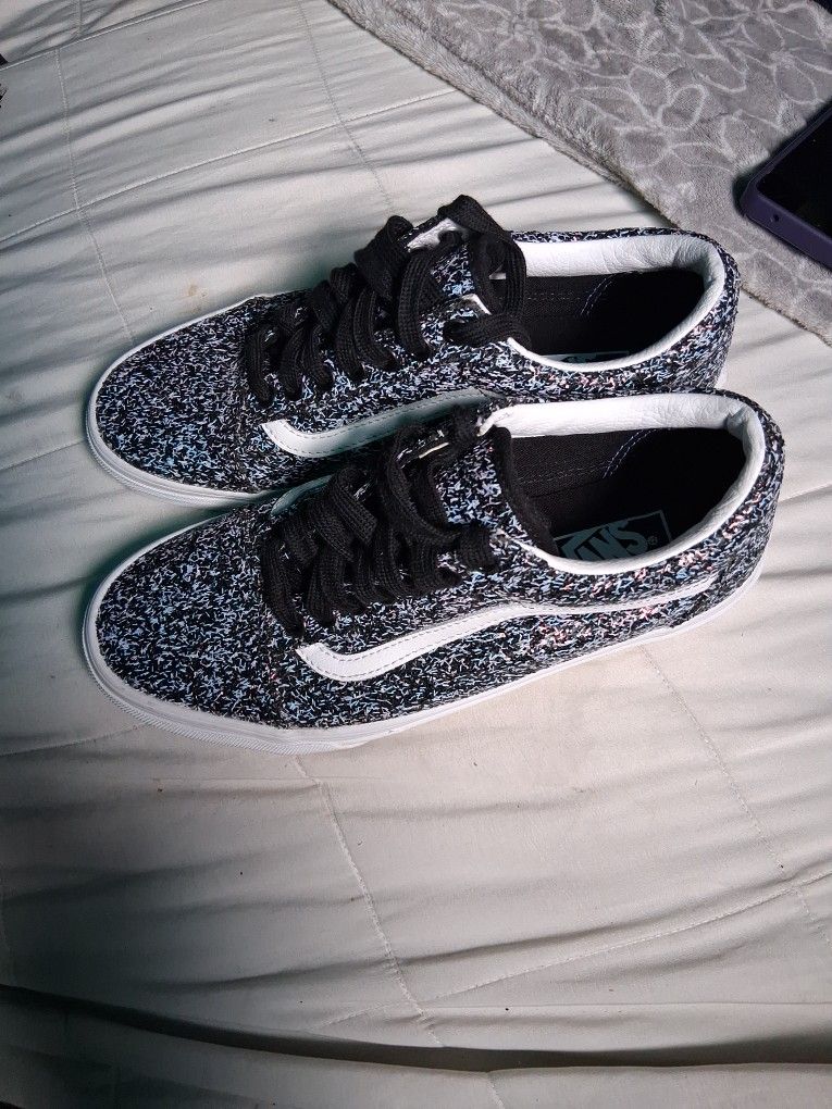 Vans Women's Old Skool Low Top Shiny Party Sneaker in Black / True White