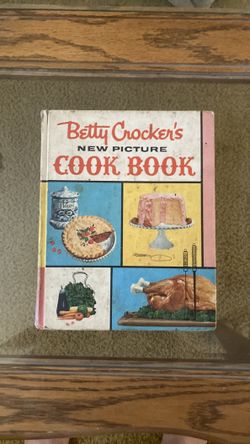 Vintage Cook Book -Betty Crocker's First Edition 6th Printing