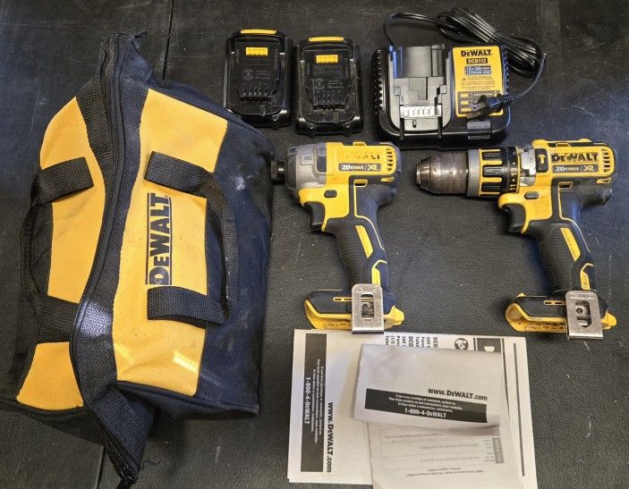 DeWalt 20v Impact Driver & Hammer Drill Tool Combo