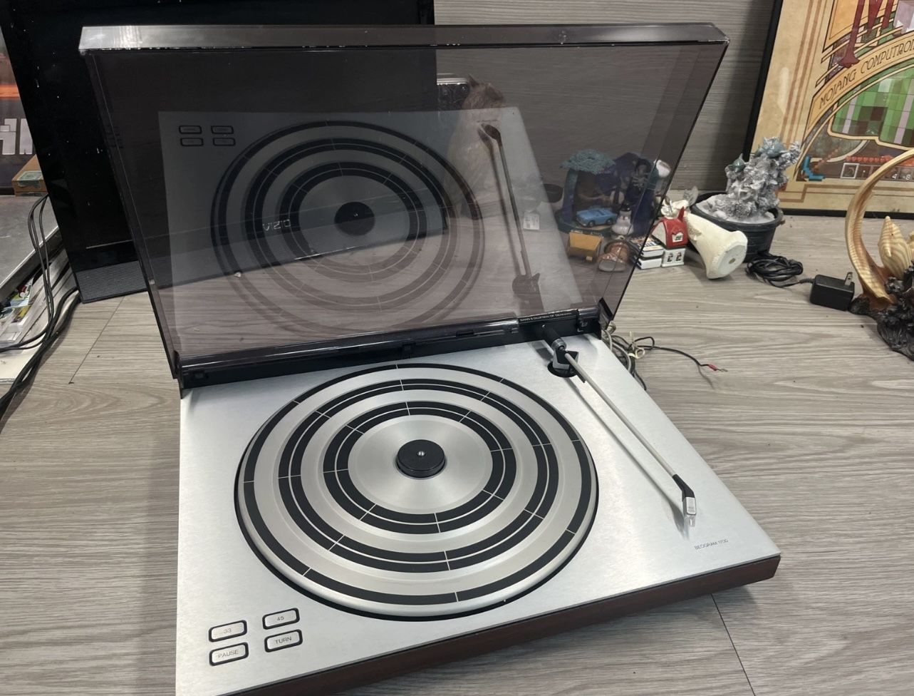 B&O Beogram 1700 Turntable
