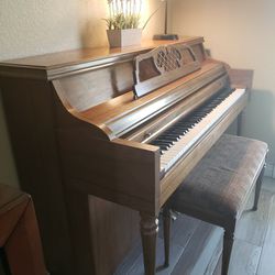 Piano- Kimball Piano w/seat