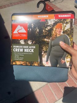 Ozark Trail Women’s Base Layer Crew Neck – Size M
