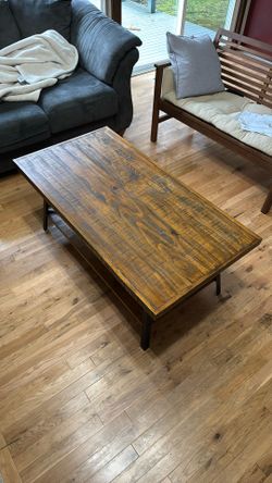 Wood Table / Antique Style