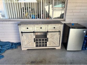 Server with wine rack