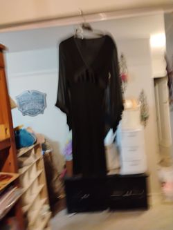 Brand new 100% silk size 6 dress by Express