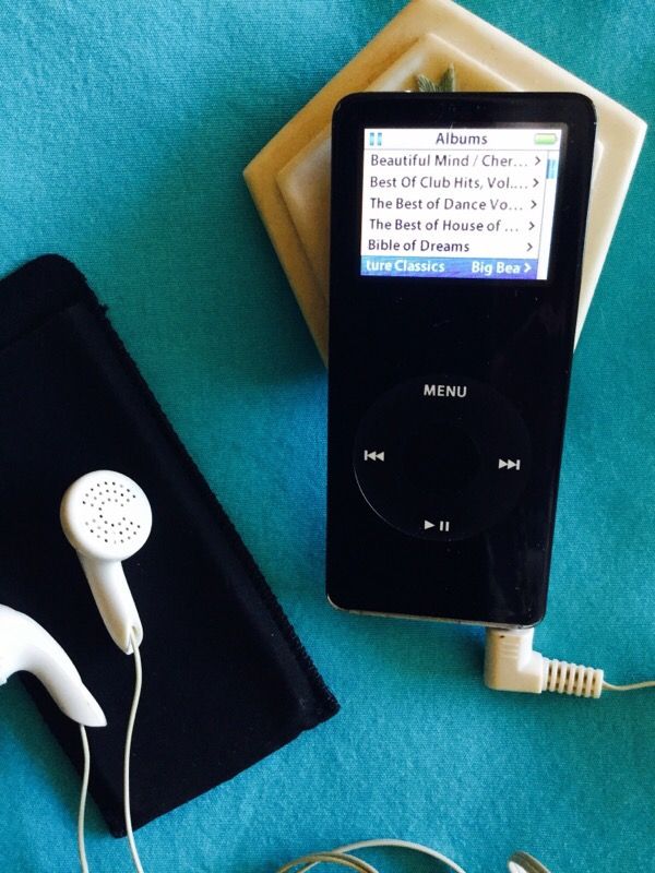 IPod Nano with MUSIC 🎧 1GB / Great Christmas gift 🎁🎄🎶🎄🎶🎄🎶🎁