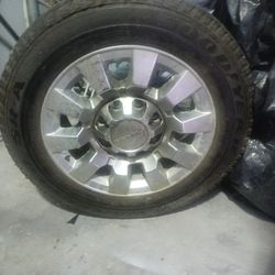 Full Size Truck Tire Rim LT265 60 R20