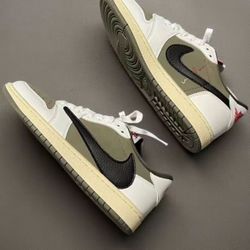 Travis Scott x Air Jordan 1 "Medium Olive"
