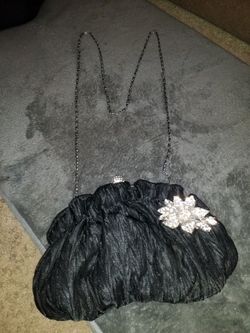 ELEGANT BLACK CLUTCH
